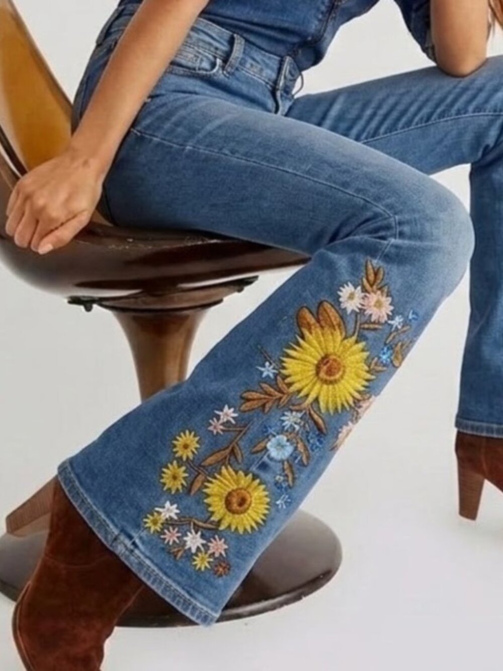 TELEPATIA Embroidered Flare Jeans Hippie Boho Floral Bootcut Flare Size 7/28